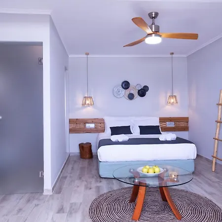 Glykeria Mini 3* Perivolos (Santorini)