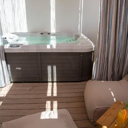 Glykeria Mini 4* Perivolos (Santorini)
