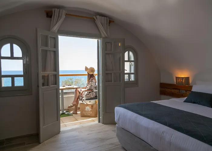 Glykeria Mini 4* Perivolos (Santorini)